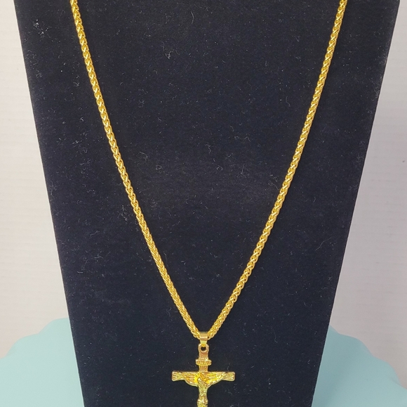 Crucifixion Cross Necklace Goldtone - Picture 4 of 7